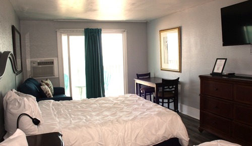 Oceanfront Studio, 2 Queen, 1st Floor