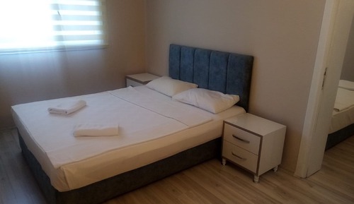 SILVER PARADISE, 2+1