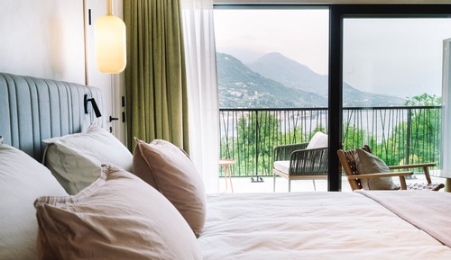 Suite (A-ROSA)
