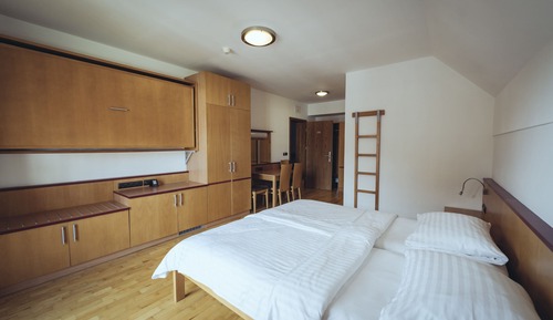 Habitación con 2 camas individuales