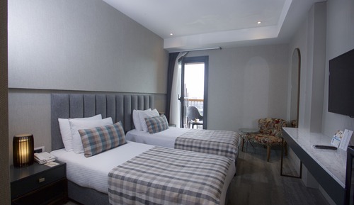 Habitación estándar con 2 camas individuales, balcón