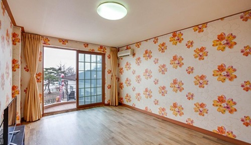 Room (Room 307 (Ondol))