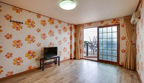 Room (Room 306 (Ondol))