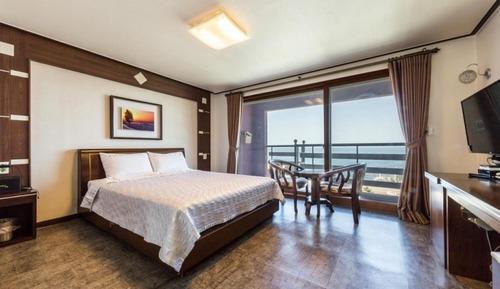 Room (Standard Double)