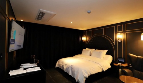 Room (Deluxe Double)