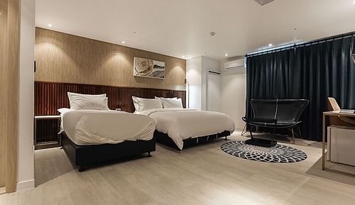 Room (Suite twin (highest quality mattress )