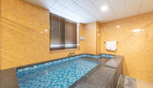 Room (Family Bath-Spa Triple Room)
