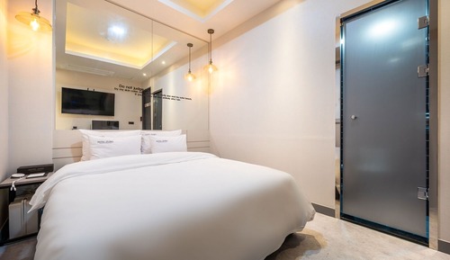Room (Business (PC for internet surfing cur)
