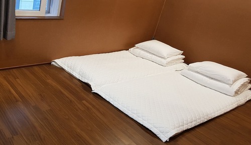 Room (2 Guests Ondol Room)