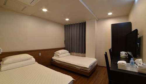 Room (Twin Room)