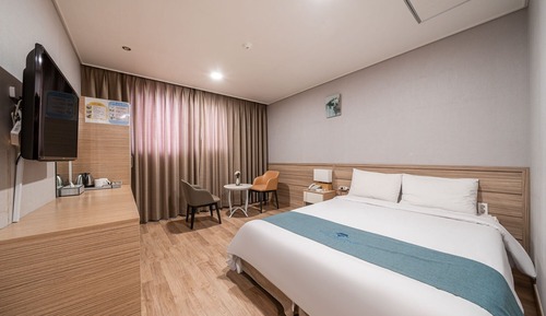 Room (Deluxe Double (1 Double Bed))