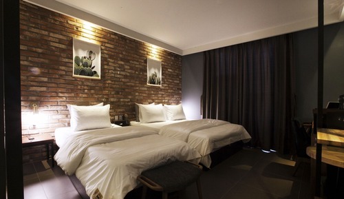 Room (Newly opened - VIP Twin (Netflix avai)