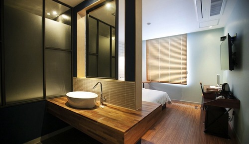 Room (Newly refurbished - Standard Double ()