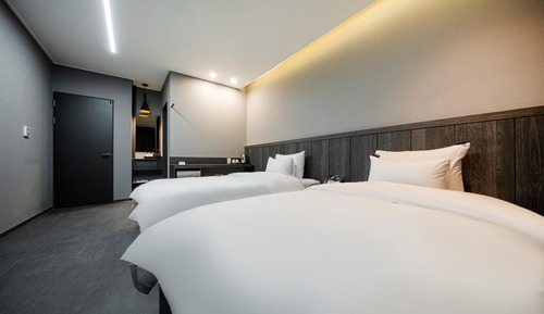 Room (Deluxe Twin)