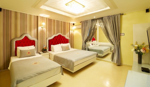 Room (Twin)