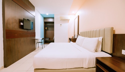 Habitación exclusiva, 1 cama de matrimonio grande, vistas a la piscina