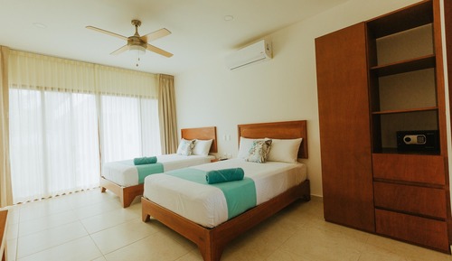 Habitación cuádruple Deluxe, 2 camas dobles, baño privado