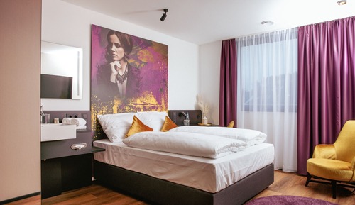 Habitación Confort doble, 1 cama de matrimonio con sofá cama