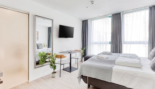 Suite S - Courtyard View