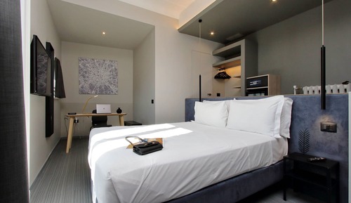 Habitación Confort con 1 cama doble o 2 individuales