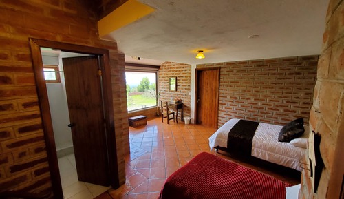 Habitación triple, vistas a la montaña
