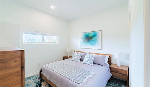 Apartamento de lujo, 1 cama de matrimonio grande con sofá cama, balcón, vistas al patio