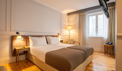 Habitación básica con 2 camas individuales