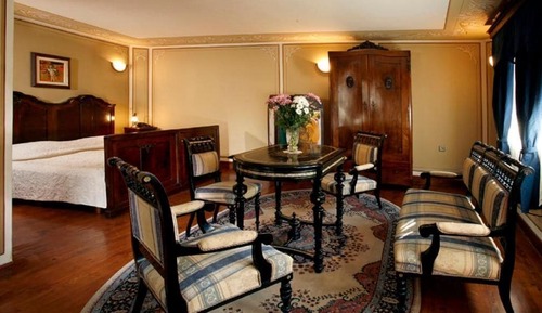 Antique Double Room, City View, Garden Area