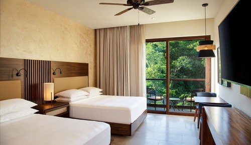 Habitación Deluxe, 2 camas de matrimonio, balcón, vistas a la montaña (All-Inclusive)