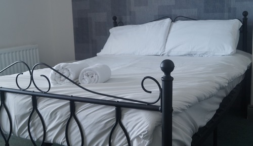 Habitación doble superior, baño privado, vistas al puerto deportivo (R1)