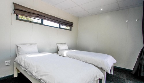 Habitación con 2 camas individuales