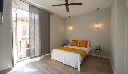 Apartamento superior, baño privado (2 ático )