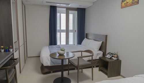 [Seolbong Hot Spring PKG for 2] Standard Double Room + 2 Hot Spring coupons + 2 Americano coupons