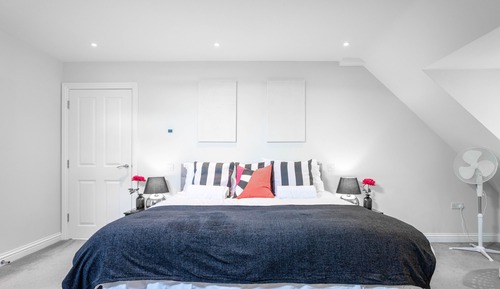 Apartamento Deluxe, baño privado, vistas a la ciudad (2 bed 2 bath penthouse)