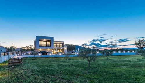 Villa, fumadores