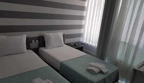 Habitación clásica con 2 camas individuales