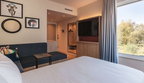 Habitación estándar, 1 cama de matrimonio con sofá cama