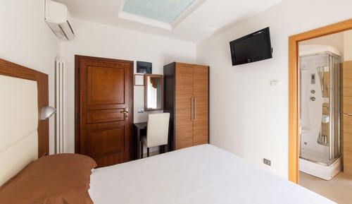 Habitación doble, vistas parciales al mar, en edificio anexo