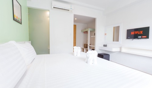 Habitación Deluxe, acceso a la piscina