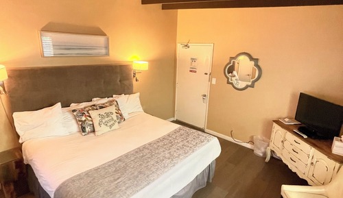 Habitación, 1 cama de matrimonio grande, cocina básica (Room 3, 4 or 7)