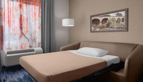 Suite ejecutiva, 1 cama de matrimonio grande con sofá cama (Mobility/Hearing Access, Roll-In Shwr)