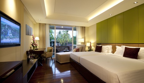 Habitación Deluxe con 1 cama doble o 2 individuales, vistas a la piscina