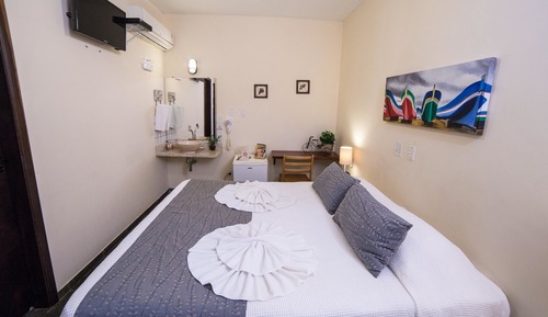 Habitación estándar con 1 cama doble o 2 individuales