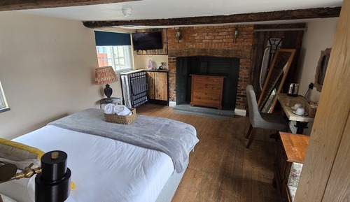 Habitación estándar con 1 cama doble o 2 individuales, baño privado