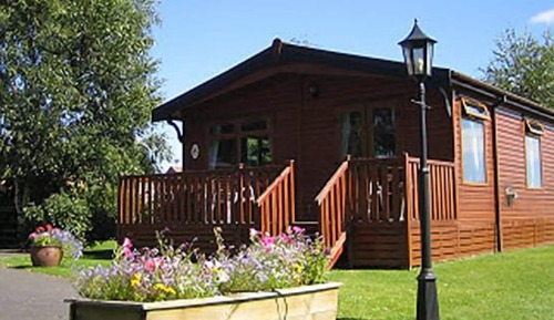 Chalet, baño privado, vistas al jardín (Poppys - self catering)