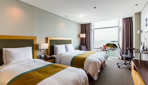 Deluxe Family Twin Room