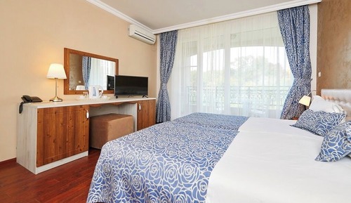 Habitación estándar con 1 cama doble o 2 individuales
