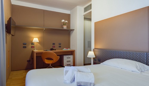 Habitación estándar con 1 cama doble o 2 individuales