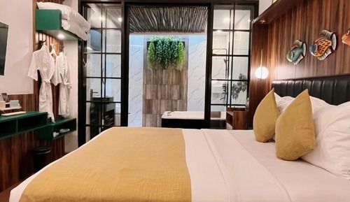 Executive Jacuzzi Room