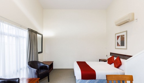 Family Split Level, One Bedroom, Non Smoking, Kitchenette